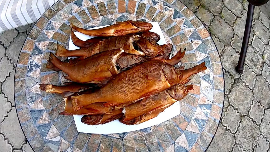 Окунь горячего копчения ~ 300-600 г в шт